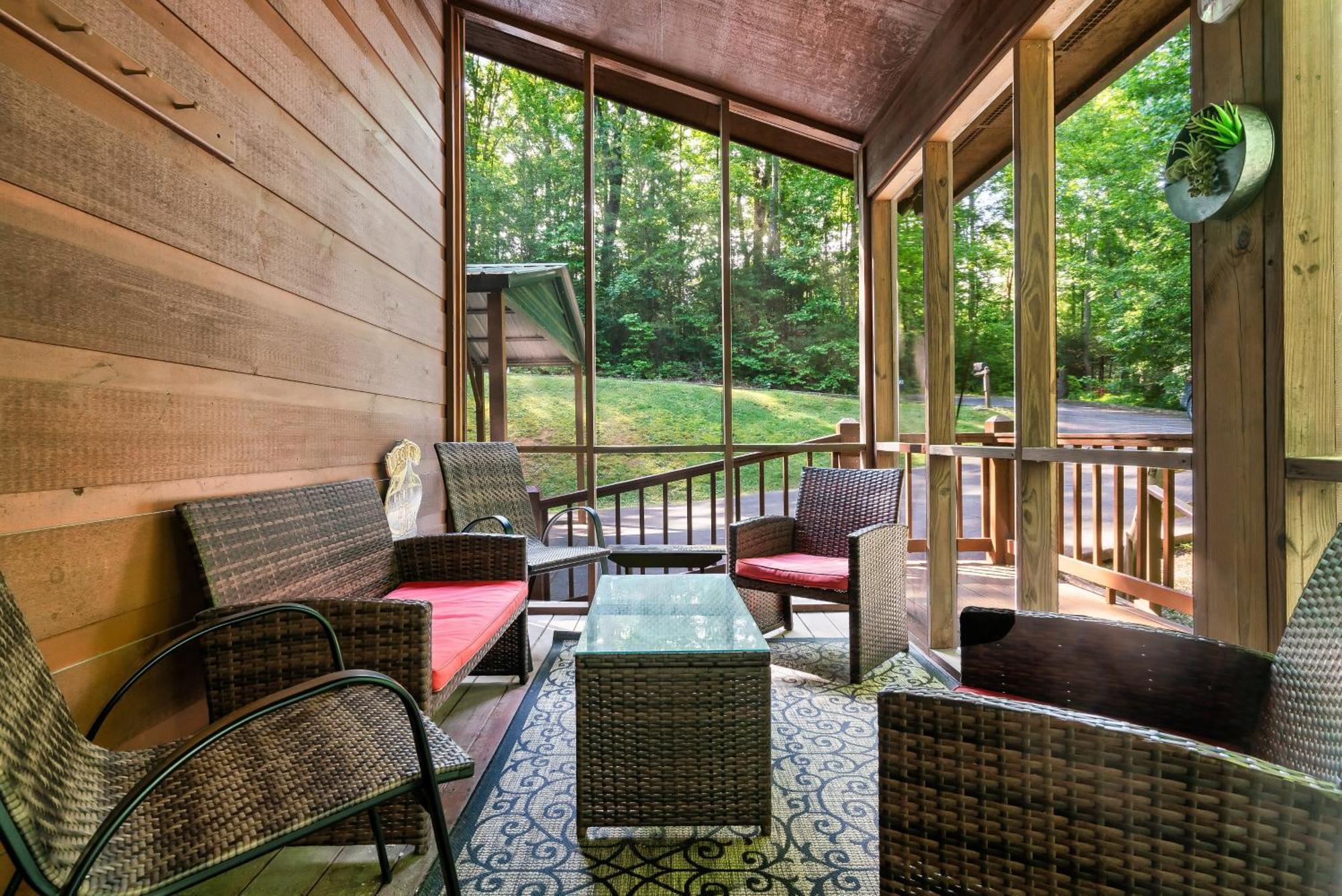 Peaceful Family Cabin With Hot Tub, Game Room, & More! 세비어빌 외부 사진